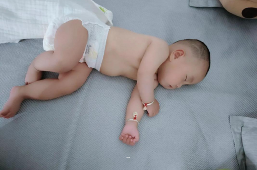 宜宾宝宝多久会抬头 宜宾宝宝多久会抬头